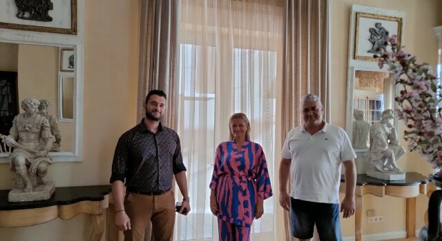 Συνάντηση Δ. Αυγερινοπούλου με εκπροσώπους του σωματείου των ξενοδοχοϋπαλλήλων Ν. Ηλείας