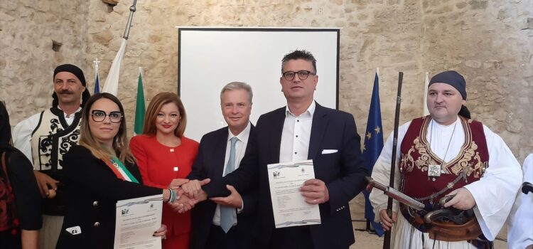 Τελετή Έναρξης του Ευρωπαϊκού Προγράμματος CERV-2024 και Τελετή Αδελφοποίησης του Δήμου Ανδραβίδας – Κυλλήνης με τον Δήμο Crotone
